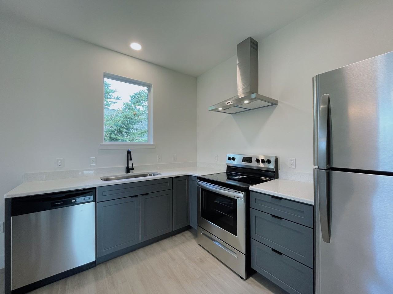 Hamilton Commons - Photo 6 of 26