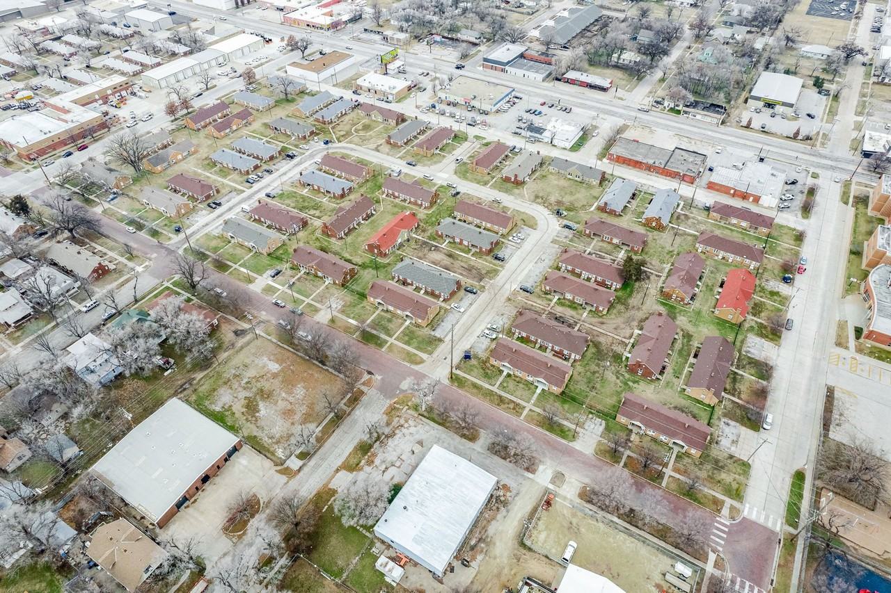 Central Park Apartments - Photo 2 of 6