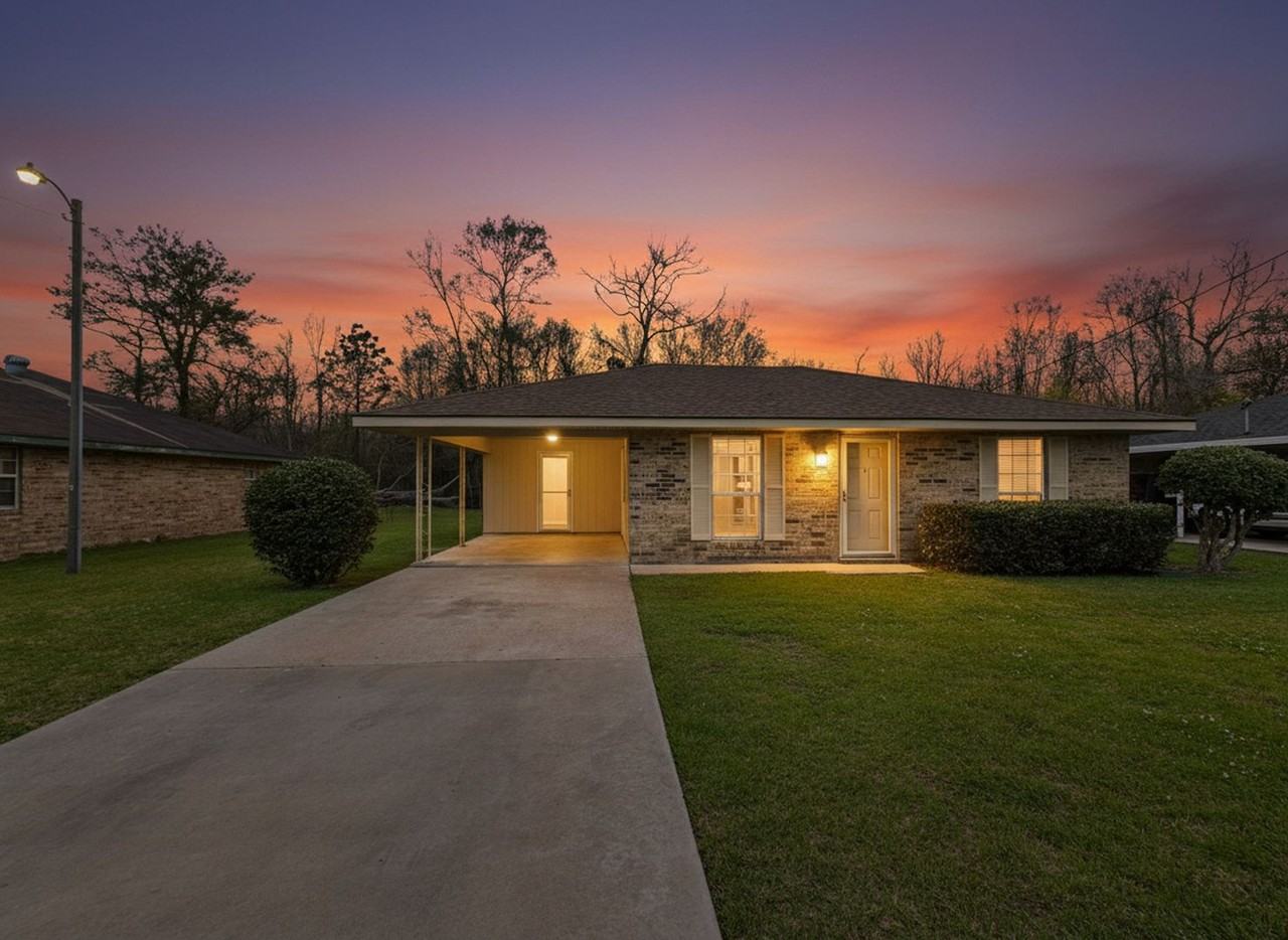 906 Cecile Blvd - Photo 2 of 26