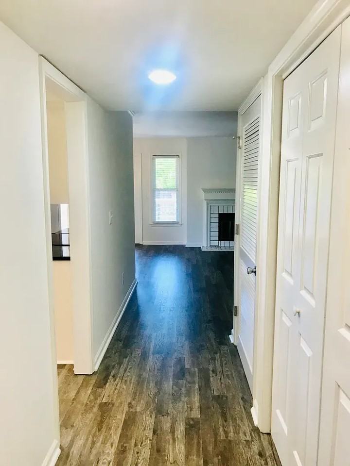 232 Hillsboro Pl - Photo 5 of 27