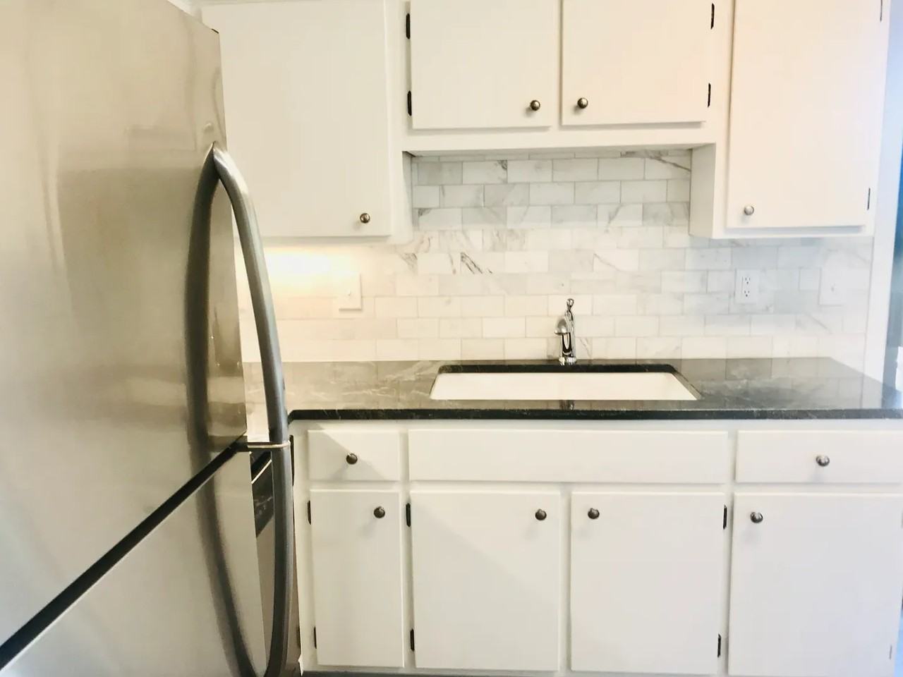 232 Hillsboro Pl - Photo 7 of 27