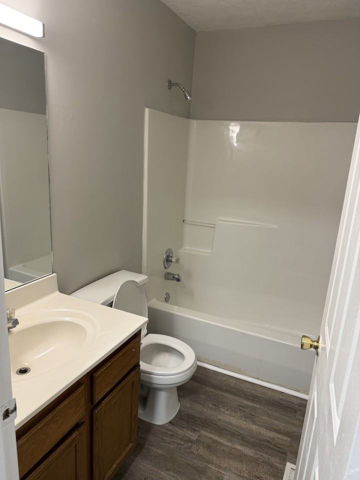 302 Mcdougal Ave #4 - Photo 2 of 7