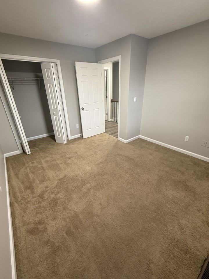 302 Mcdougal Ave #4 - Photo 3 of 7