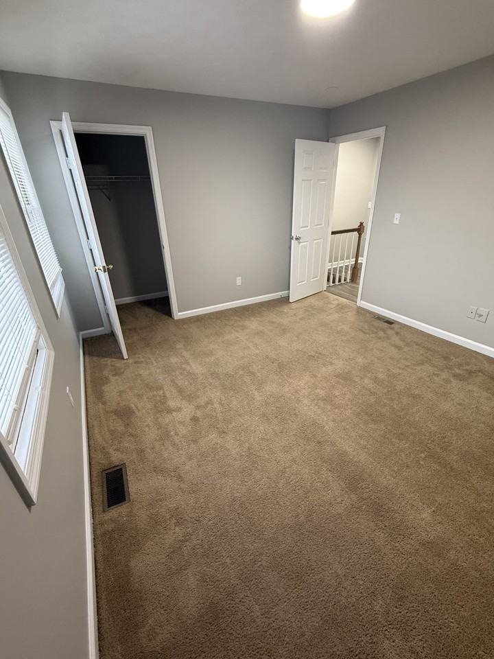 302 Mcdougal Ave #4 - Photo 4 of 7