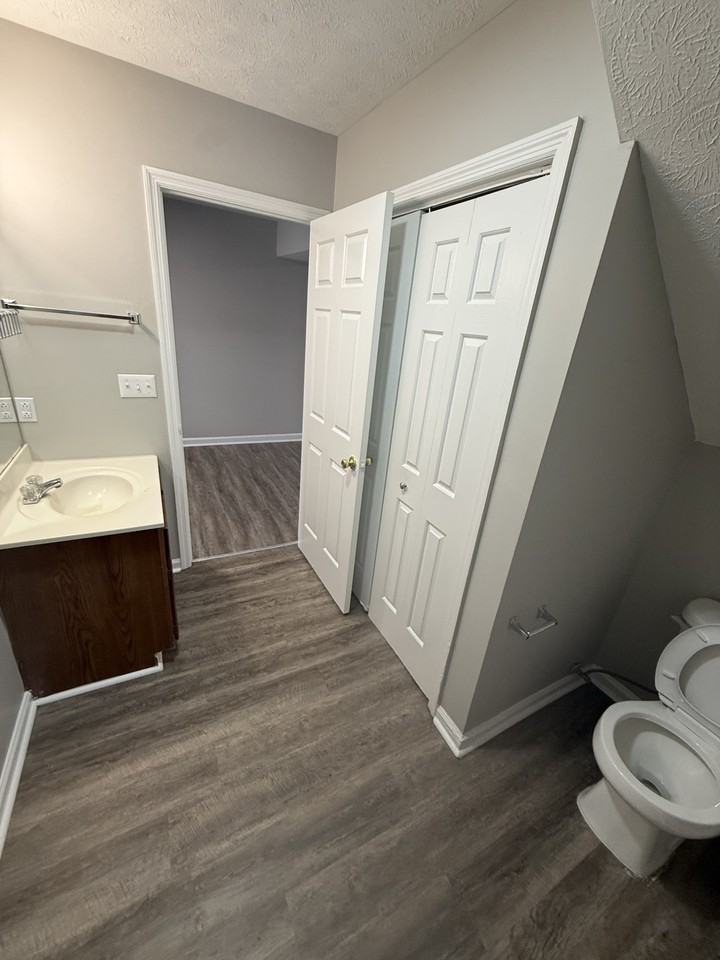 302 Mcdougal Ave #4 - Photo 6 of 7