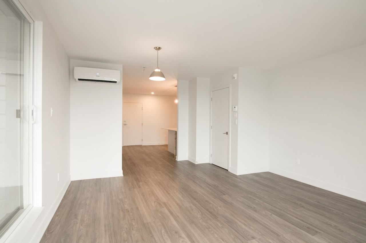 9675 Papineau - Photo 5 of 50