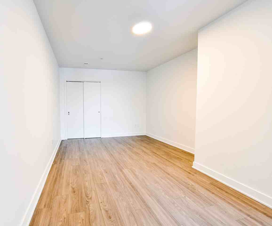 9675 Av Papineau — photo 3