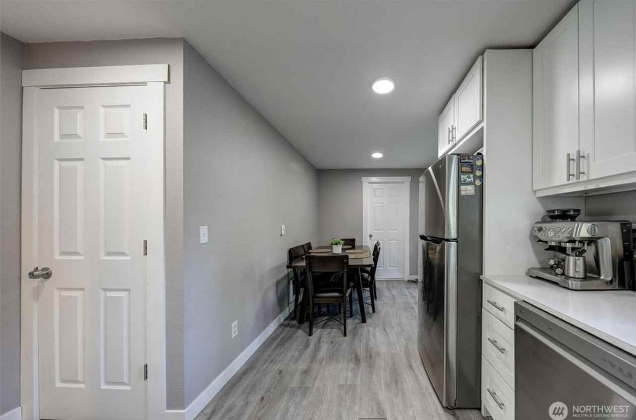 10615 10615 10617 10th Ave Ct S - Photo 6 of 18