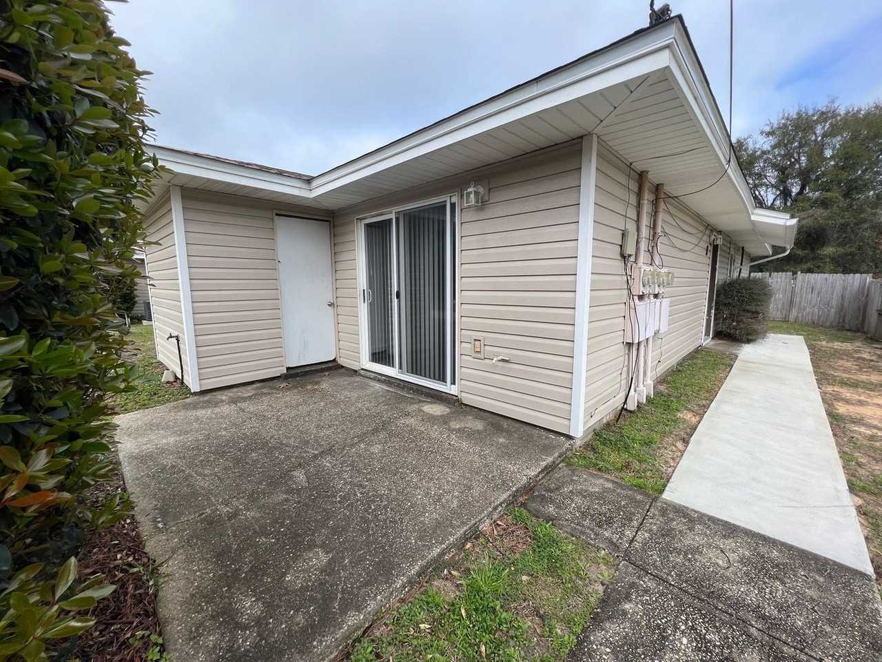 3410 Green Briar Ct #1 - Photo 2 of 2