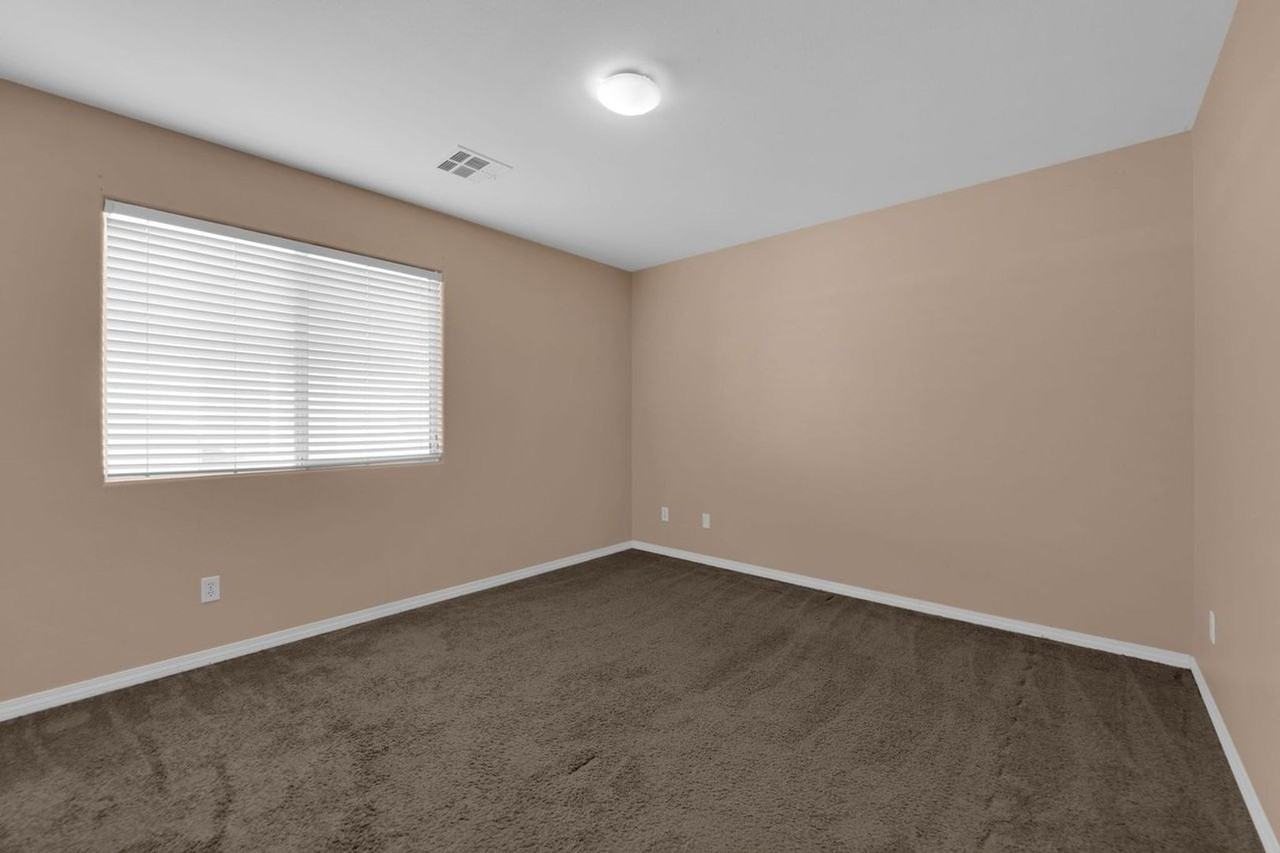 7330 Phlox Rd - Photo 3 of 19