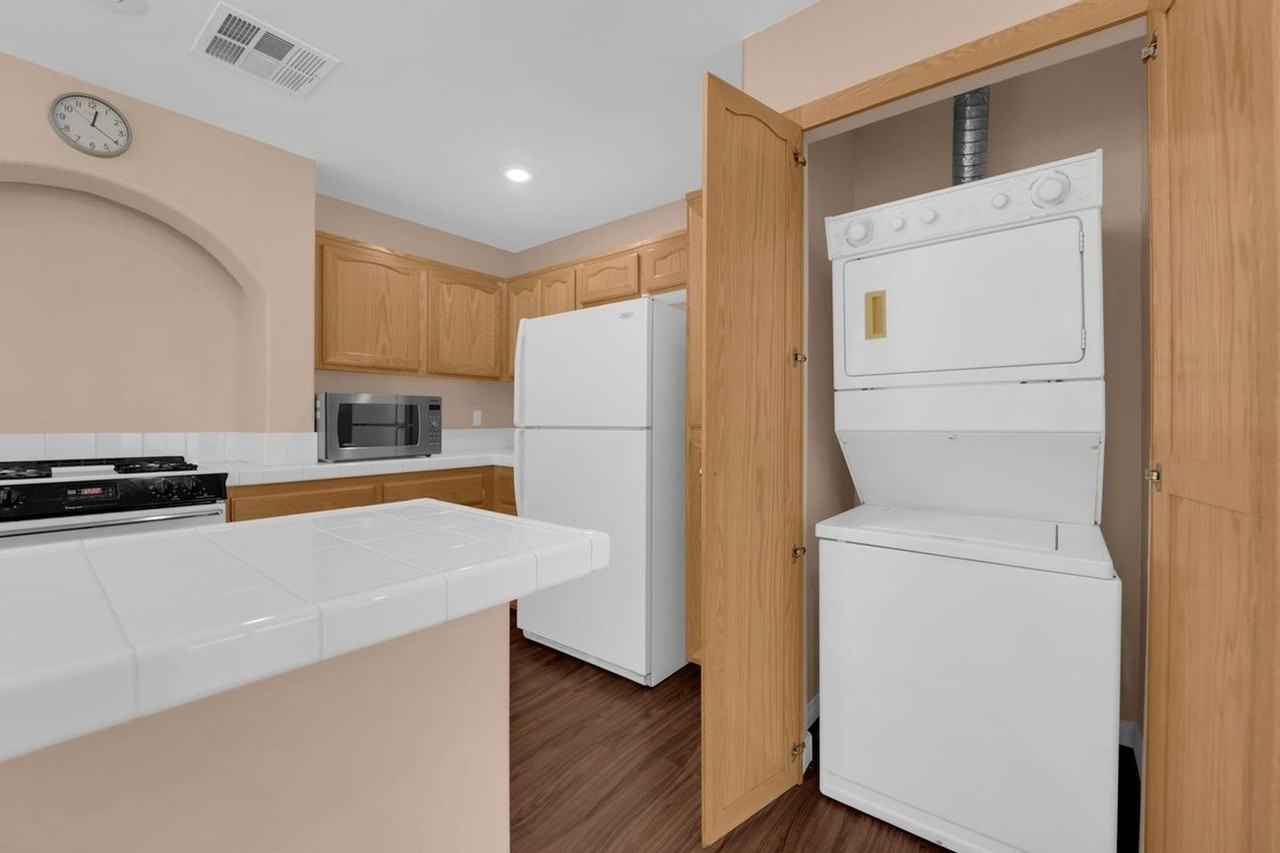 7330 Phlox Rd - Photo 6 of 19