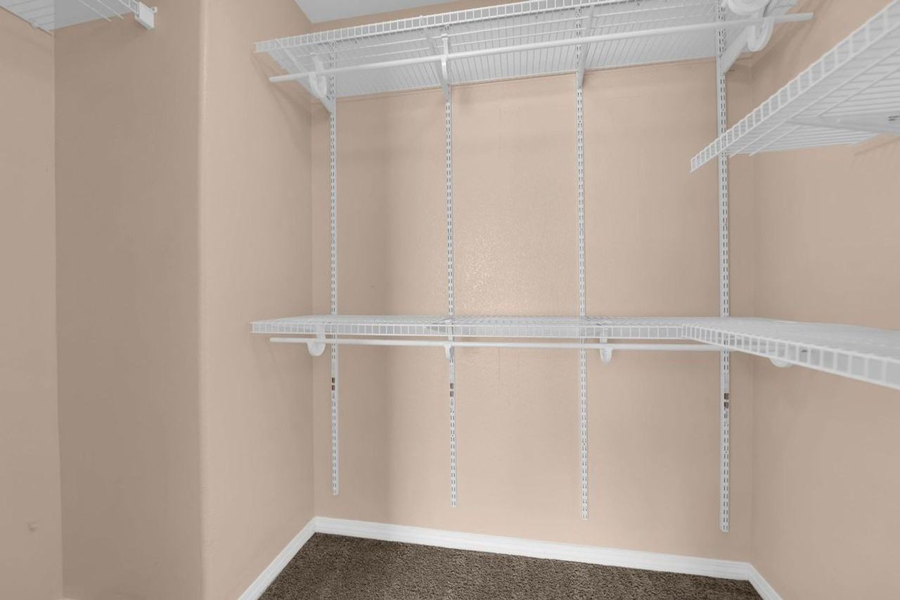 7330 Phlox Rd - Photo 7 of 19