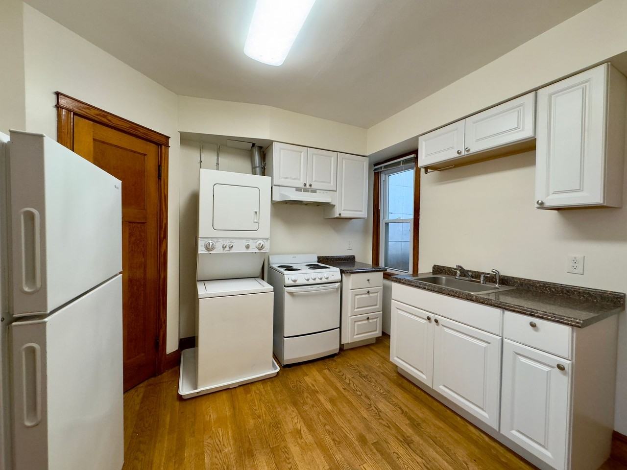 For Rent: Contemporary Living at 402 Folcroft St, - Photo 7 of 10