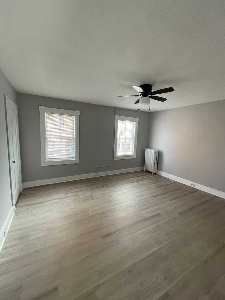 Small pets are welcome with an additional deposit and monthly pet rent. - Photo 2 of 24