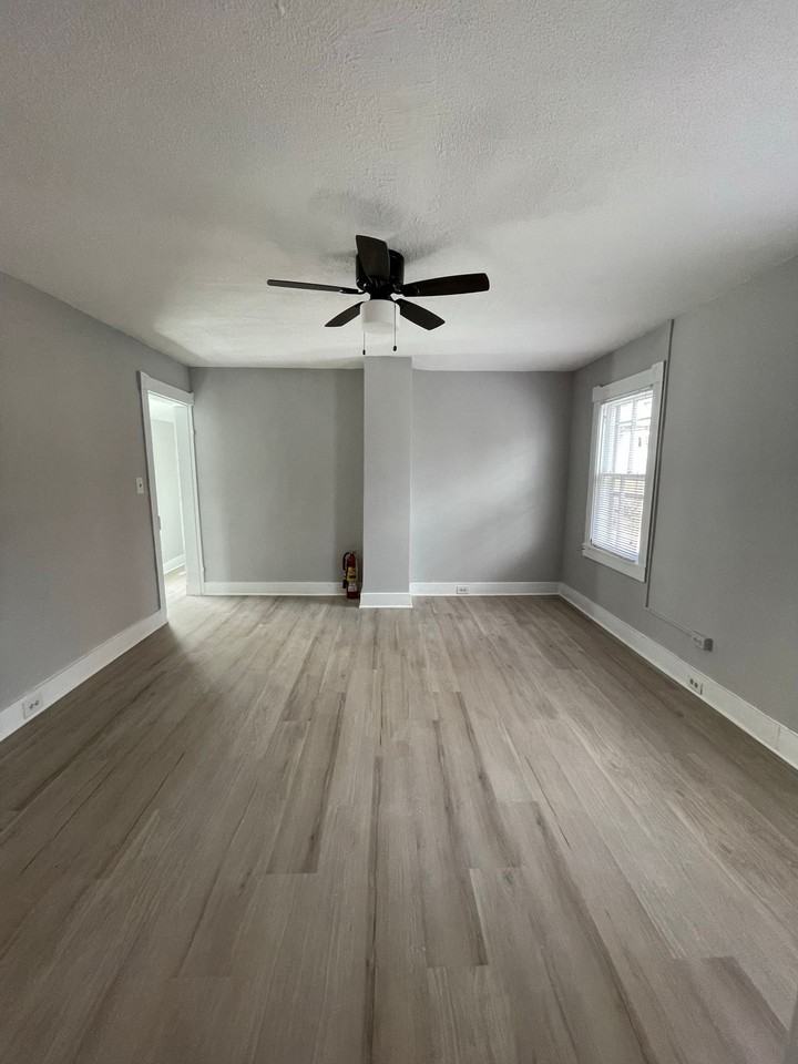 Small pets are welcome with an additional deposit and monthly pet rent. - Photo 6 of 24