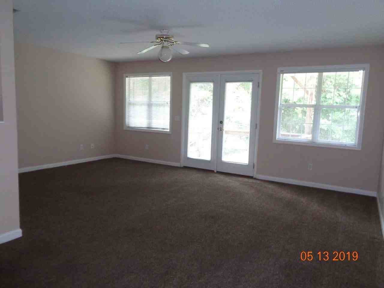 90 Woodfield Pl - Photo 3 of 13