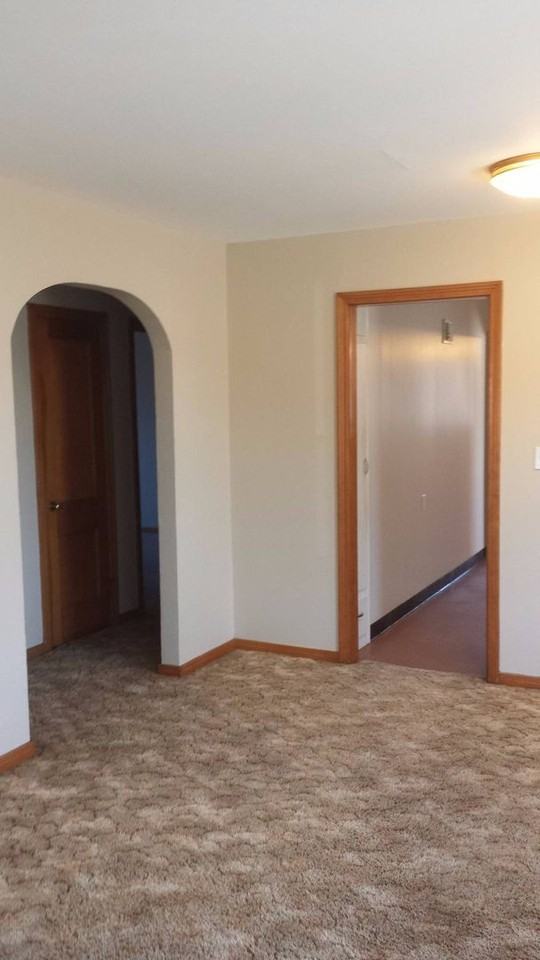 1021 Mckinley St - Photo 4 of 12