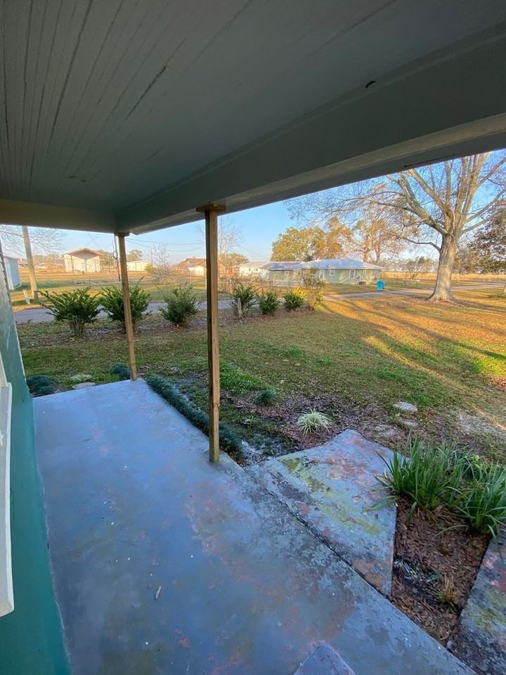 1011 Latiolais Rd - Photo 3 of 15