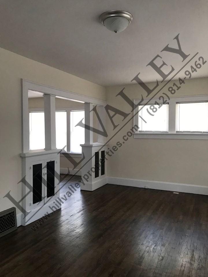 1719 College Ave - Photo 2 of 10