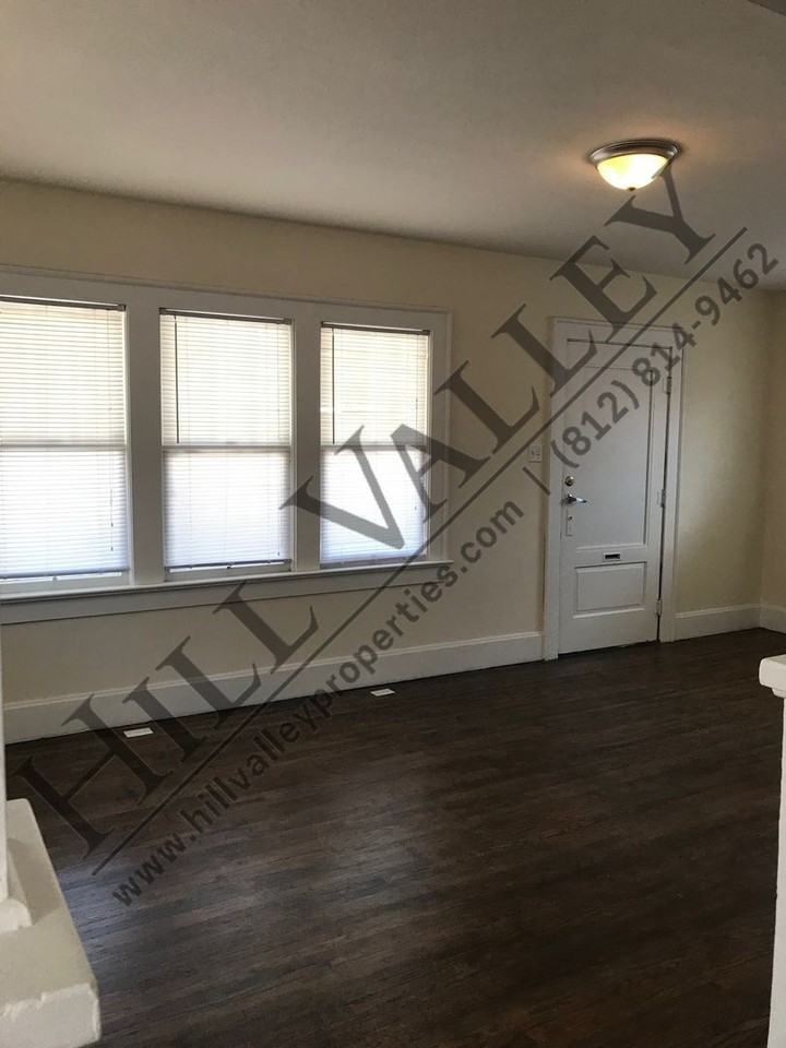 1719 College Ave - Photo 3 of 10