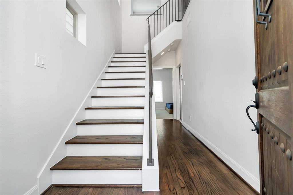 1221 Bonner St - Photo 6 of 34