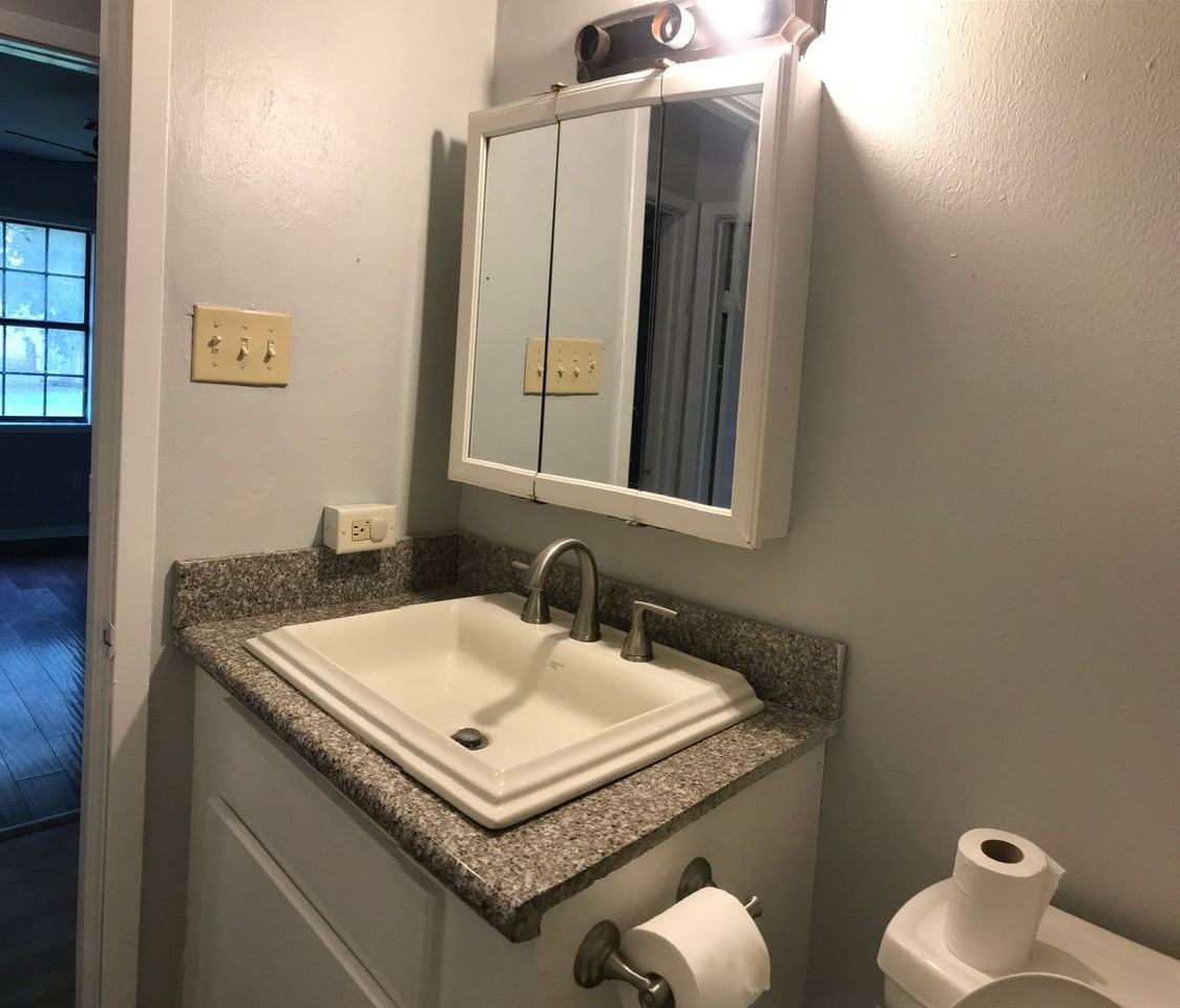 304 Latin Dr - Photo 5 of 24