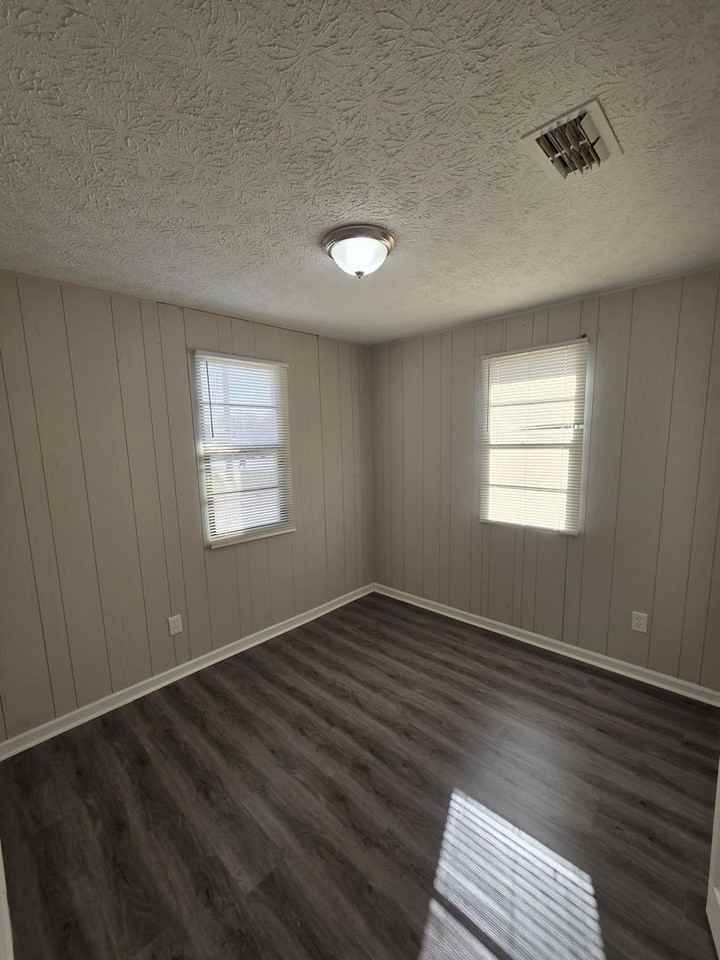 1713 Cesery Blvd - Photo 6 of 7