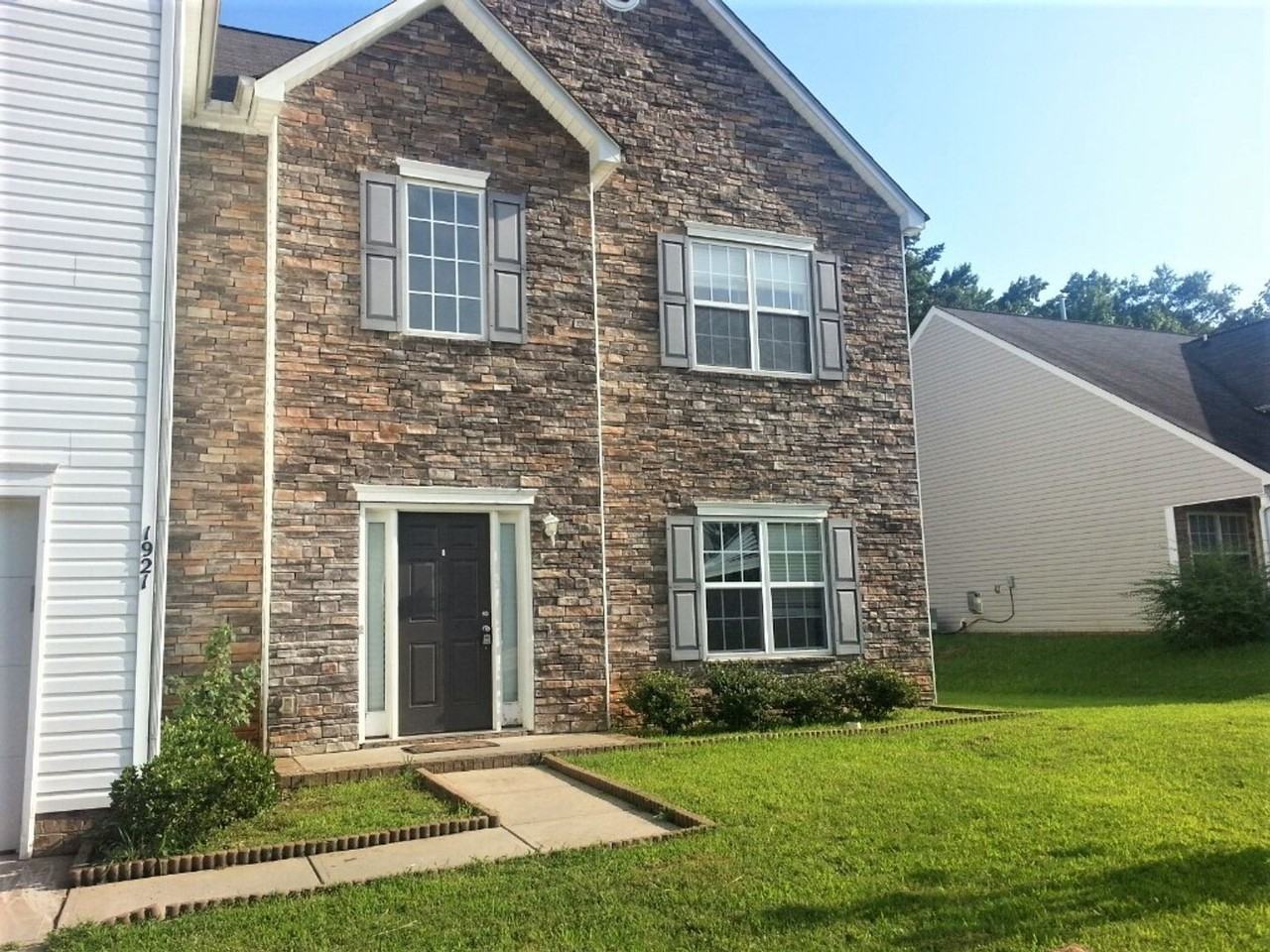 1921 Lexington Ave - Photo 3 of 19