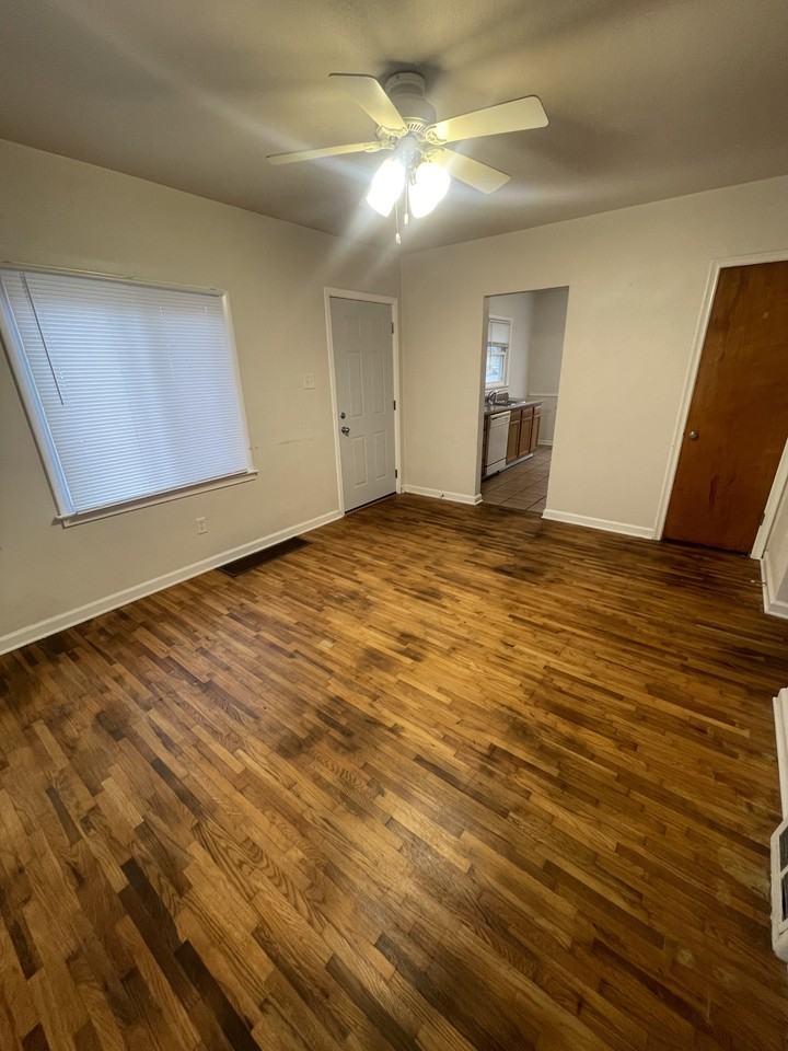 3115 Seneca Ave #1 - Photo 3 of 7