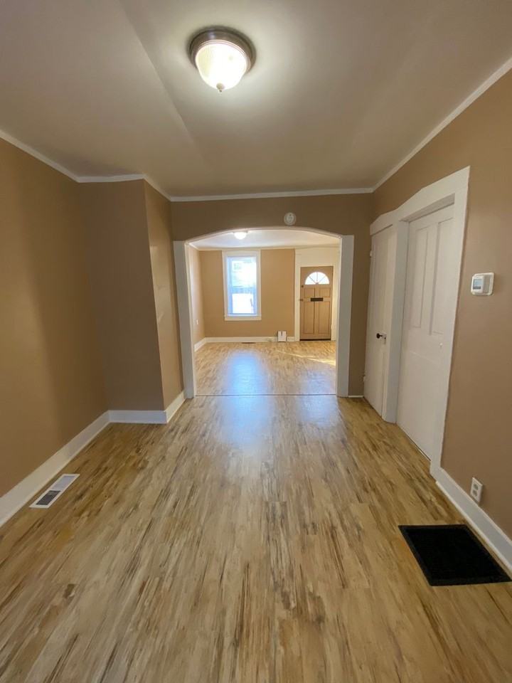 514 Woodward St - Photo 5 of 20