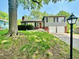 10201 Reeds Dr - Photo 1 of 1