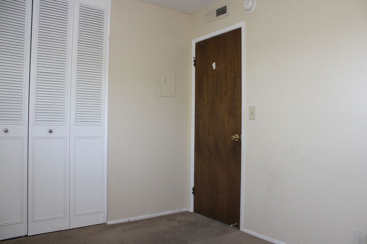 2213 Roselake Ave #C - Photo 3 of 13