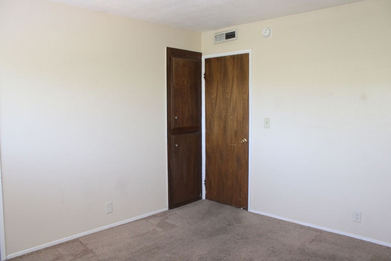 2213 Roselake Ave #C - Photo 7 of 13