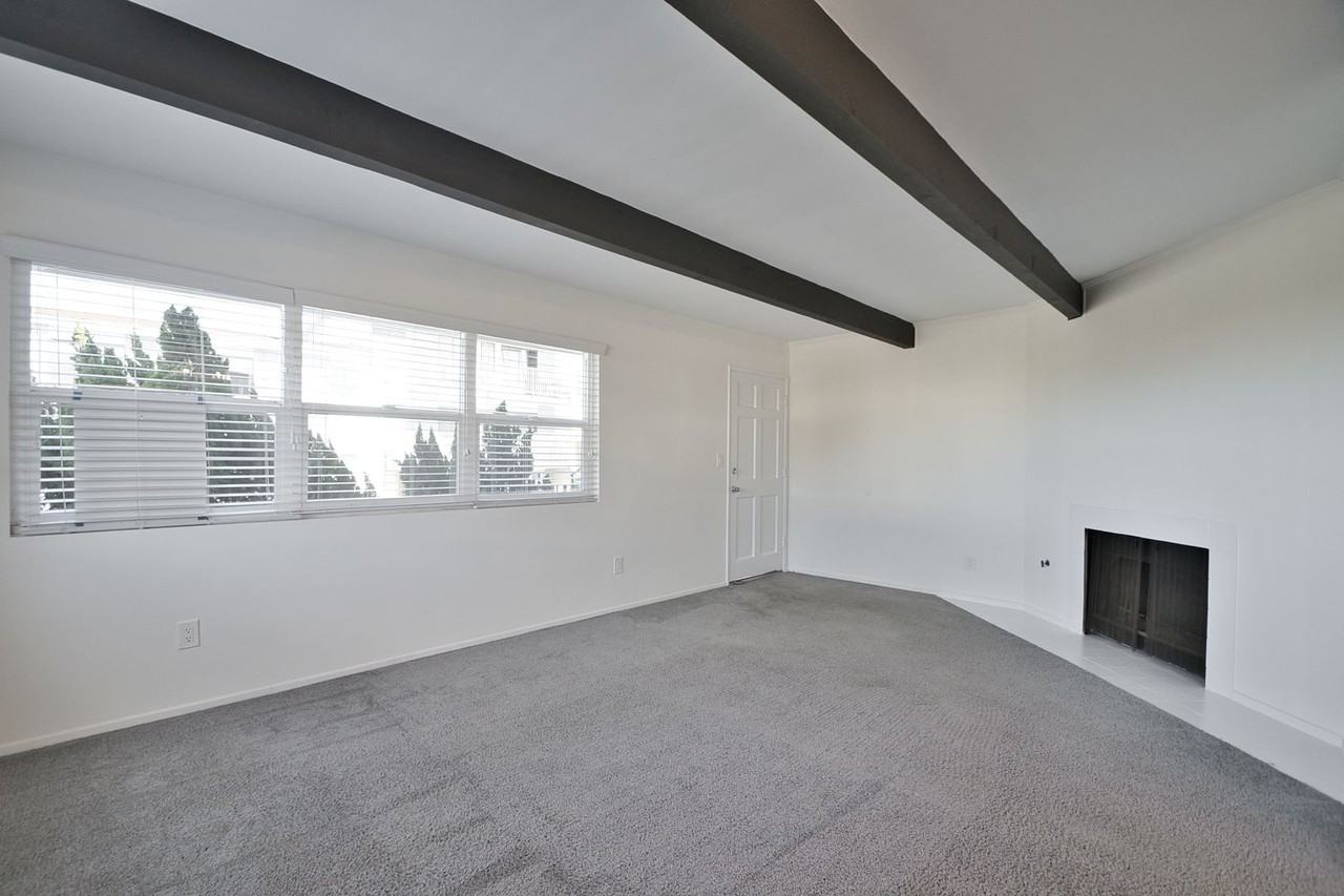 1466 Manhattan Beach Blvd #3 - Photo 4 of 12