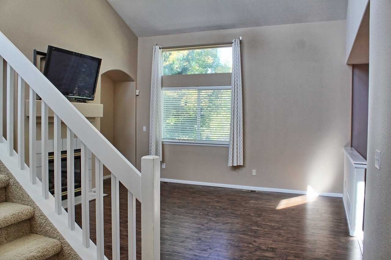 782 Whispering Oak Dr - Photo 2 of 21