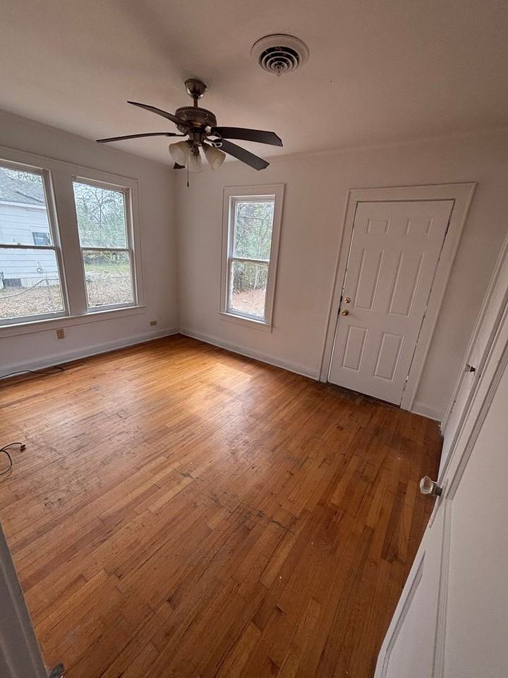 3257 Wagner St - Photo 6 of 8