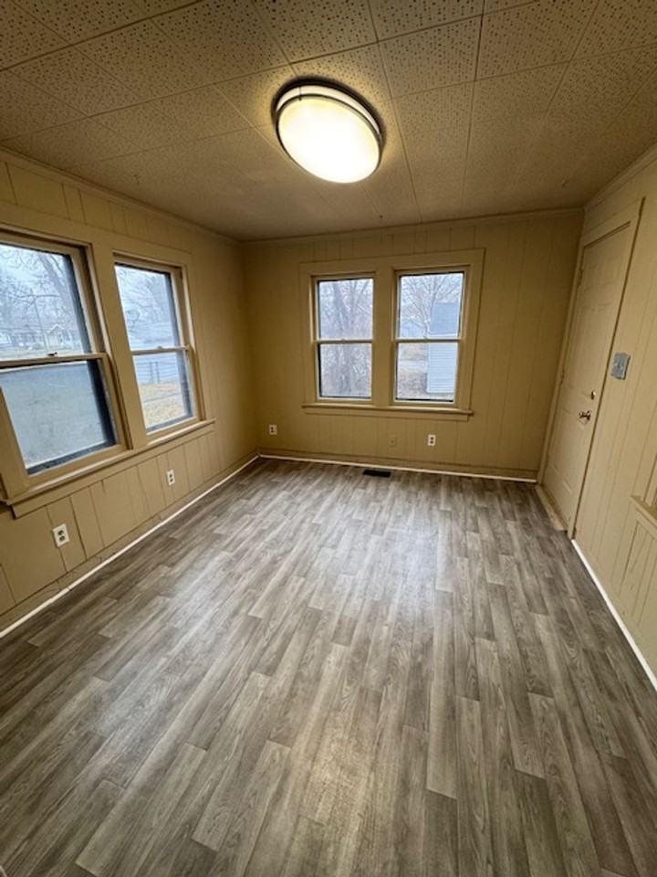 3329 Robinwood Dr - Photo 2 of 10