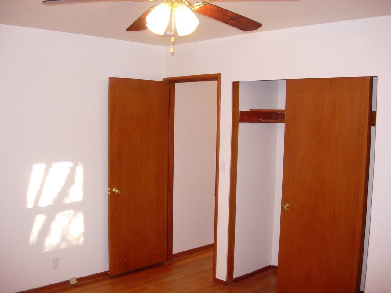 9810 N Syracuse St - Photo 6 of 13