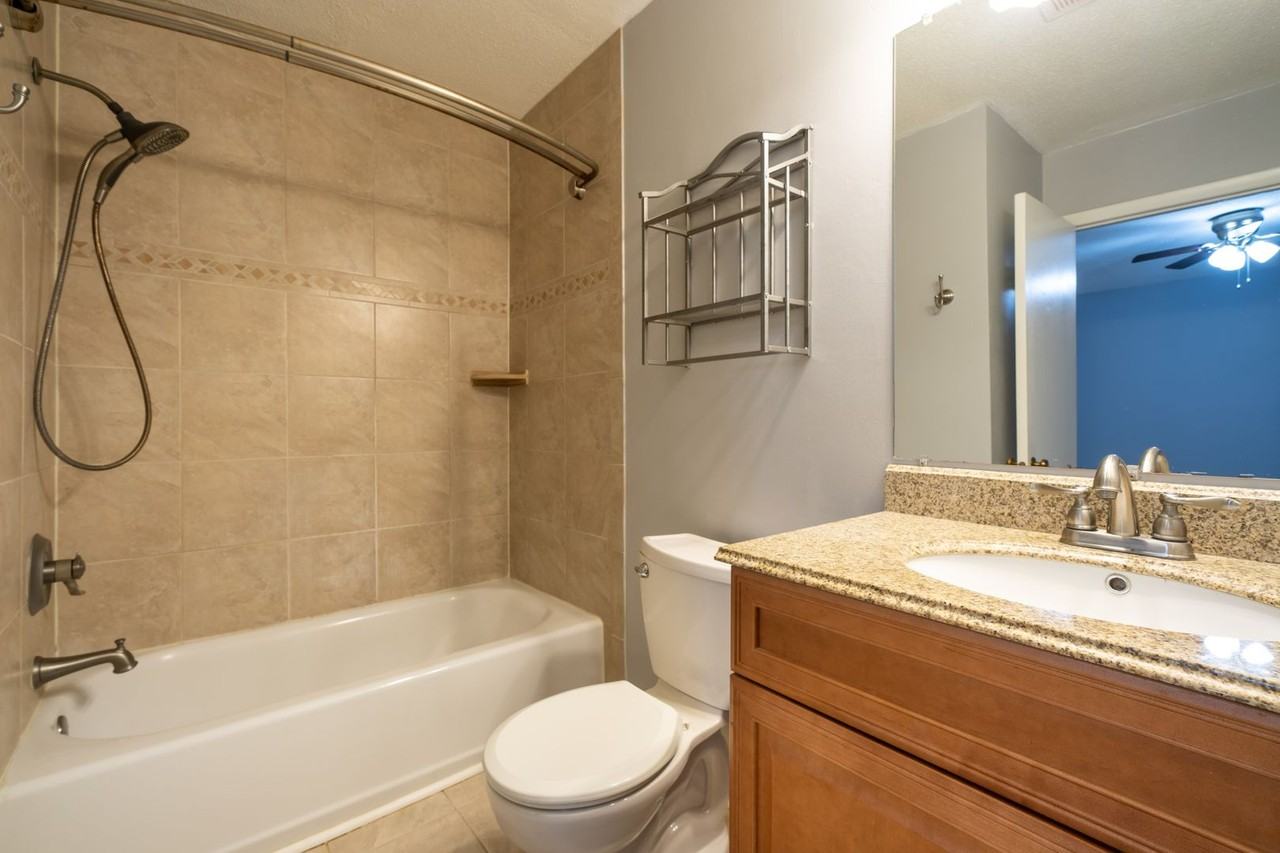 804 Oak Tree Dr - Photo 7 of 12