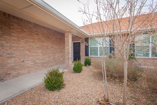 302 Sherrill Ln - Photo 3 of 18