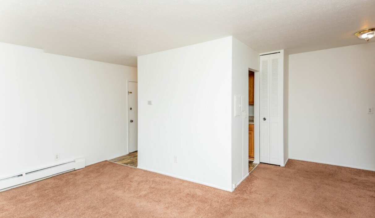 29392 DequindreUnit 104 #392-104 - Photo 2 of 12