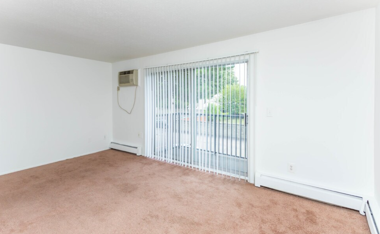 29392 DequindreUnit 104 #392-104 - Photo 3 of 12