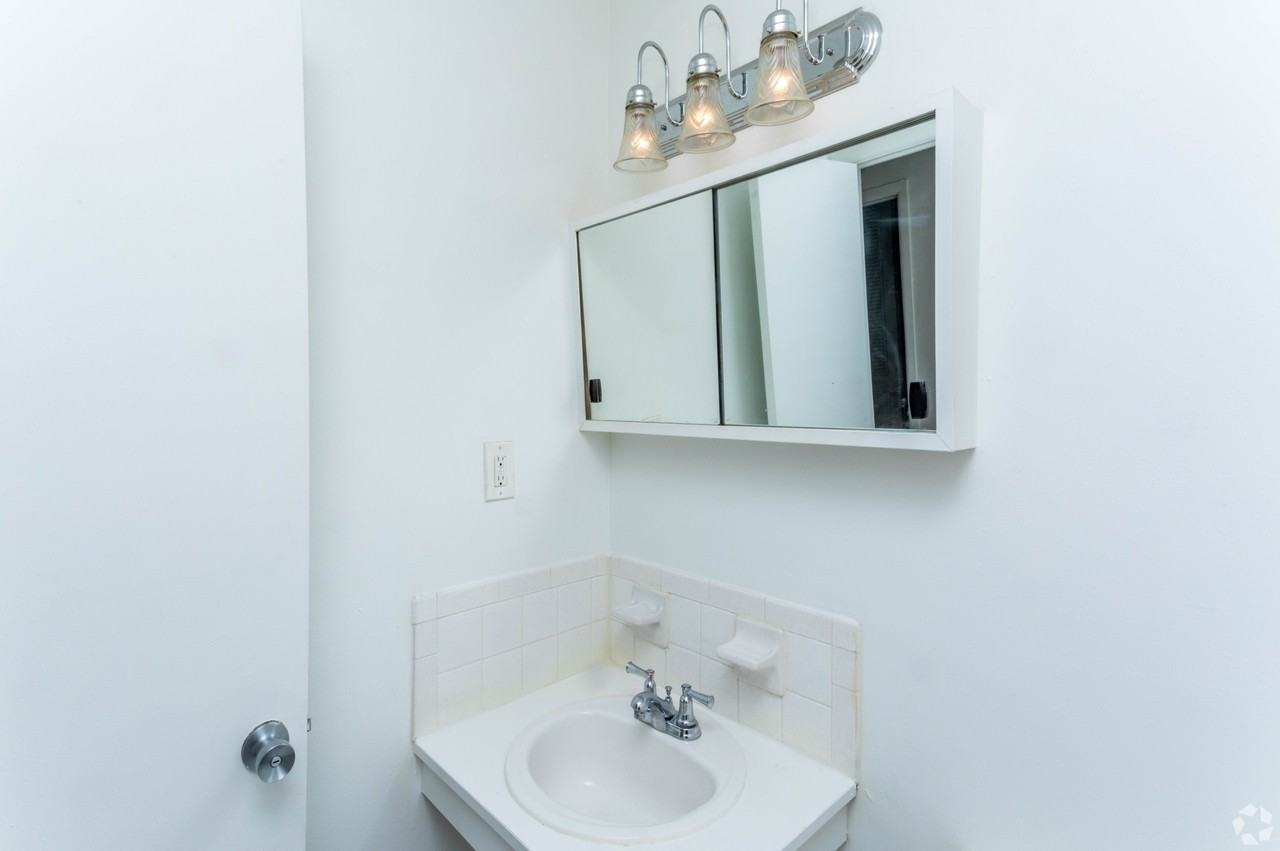 29392 DequindreUnit 104 #392-104 - Photo 6 of 12