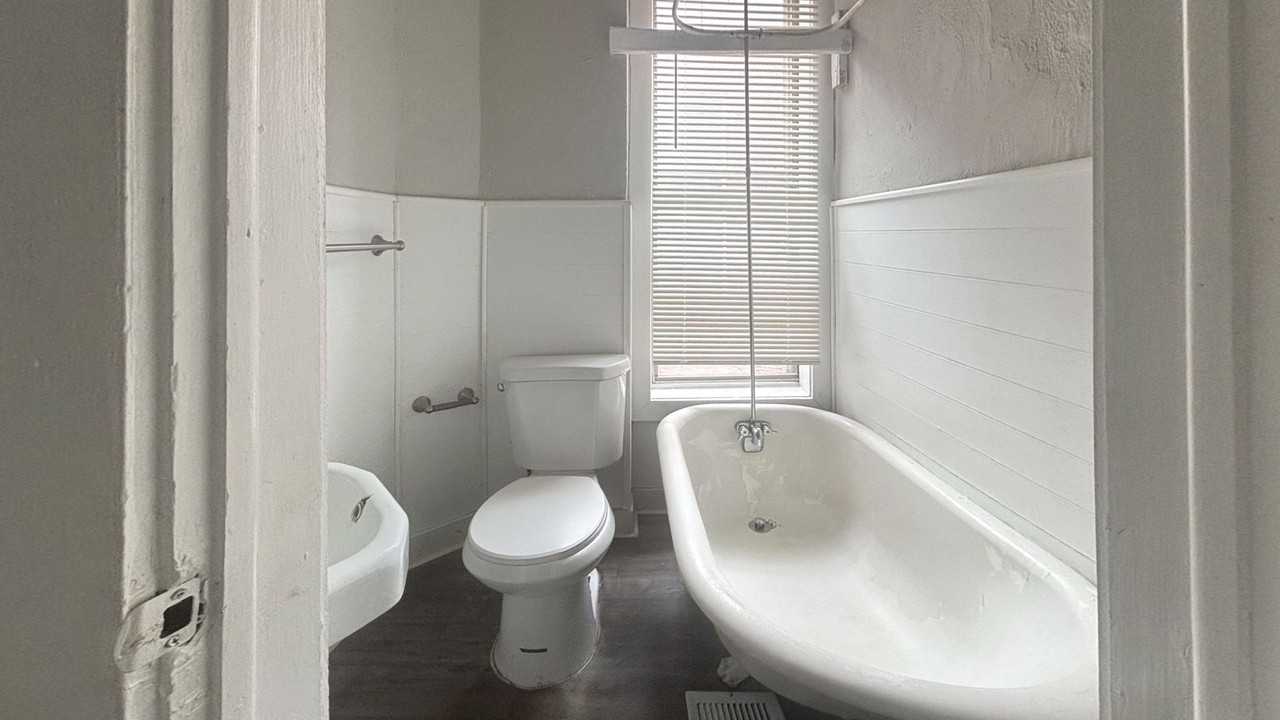 5322 Glenmore Ave - Photo 6 of 20