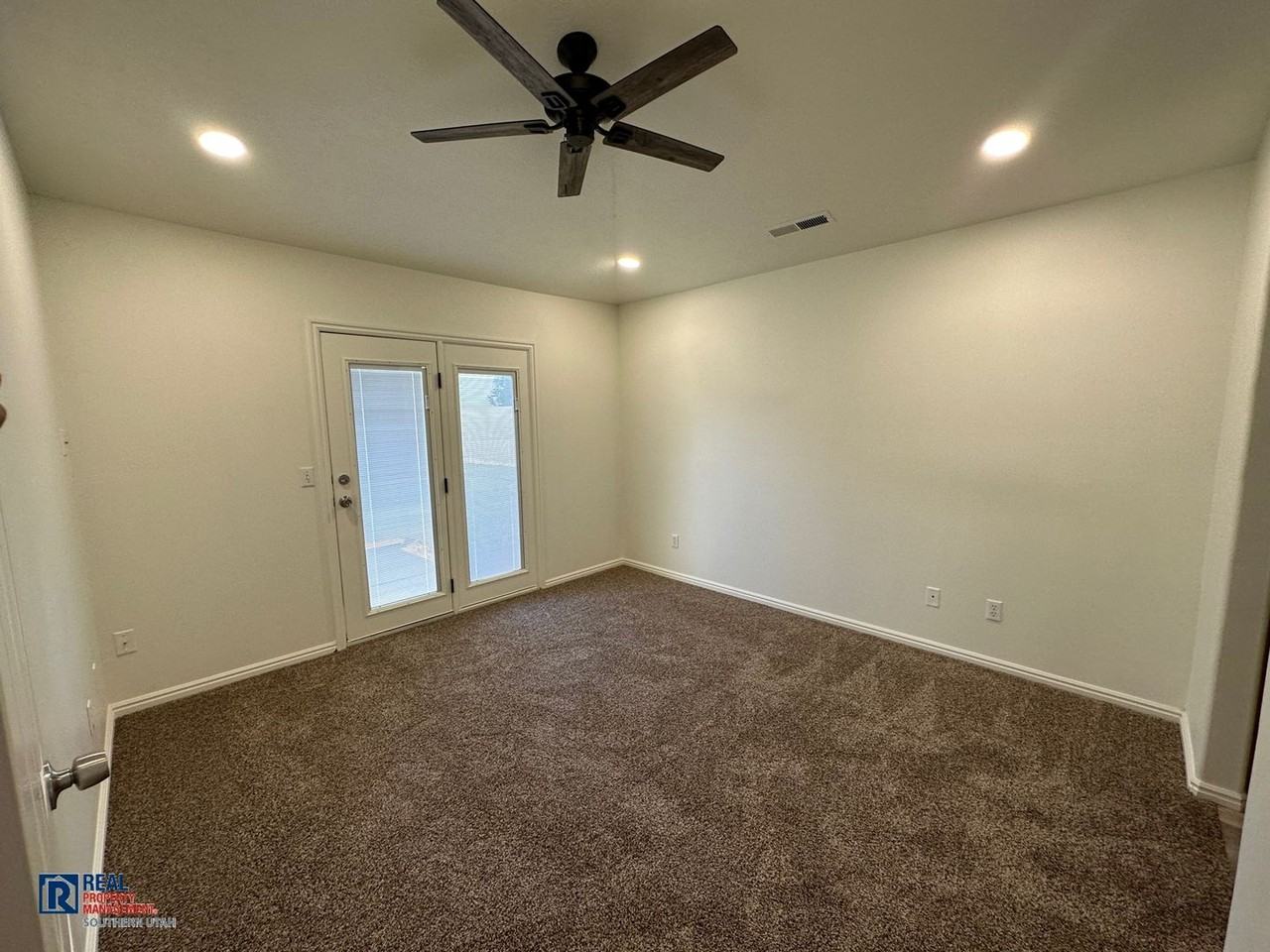 441 Sunland Dr #13 - Photo 6 of 13