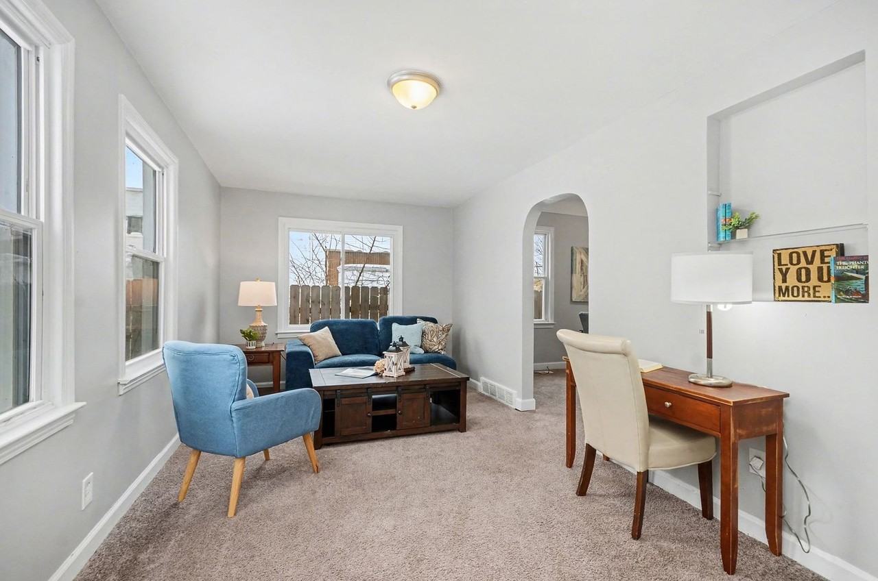 20801 Elroy Ave - Photo 4 of 14