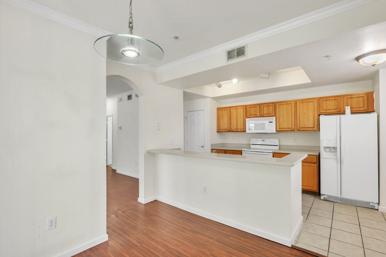 10075 Gate Pkwy N - Photo 6 of 19