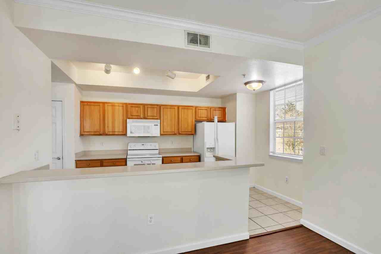 10075 Gate Pkwy N - Photo 7 of 19