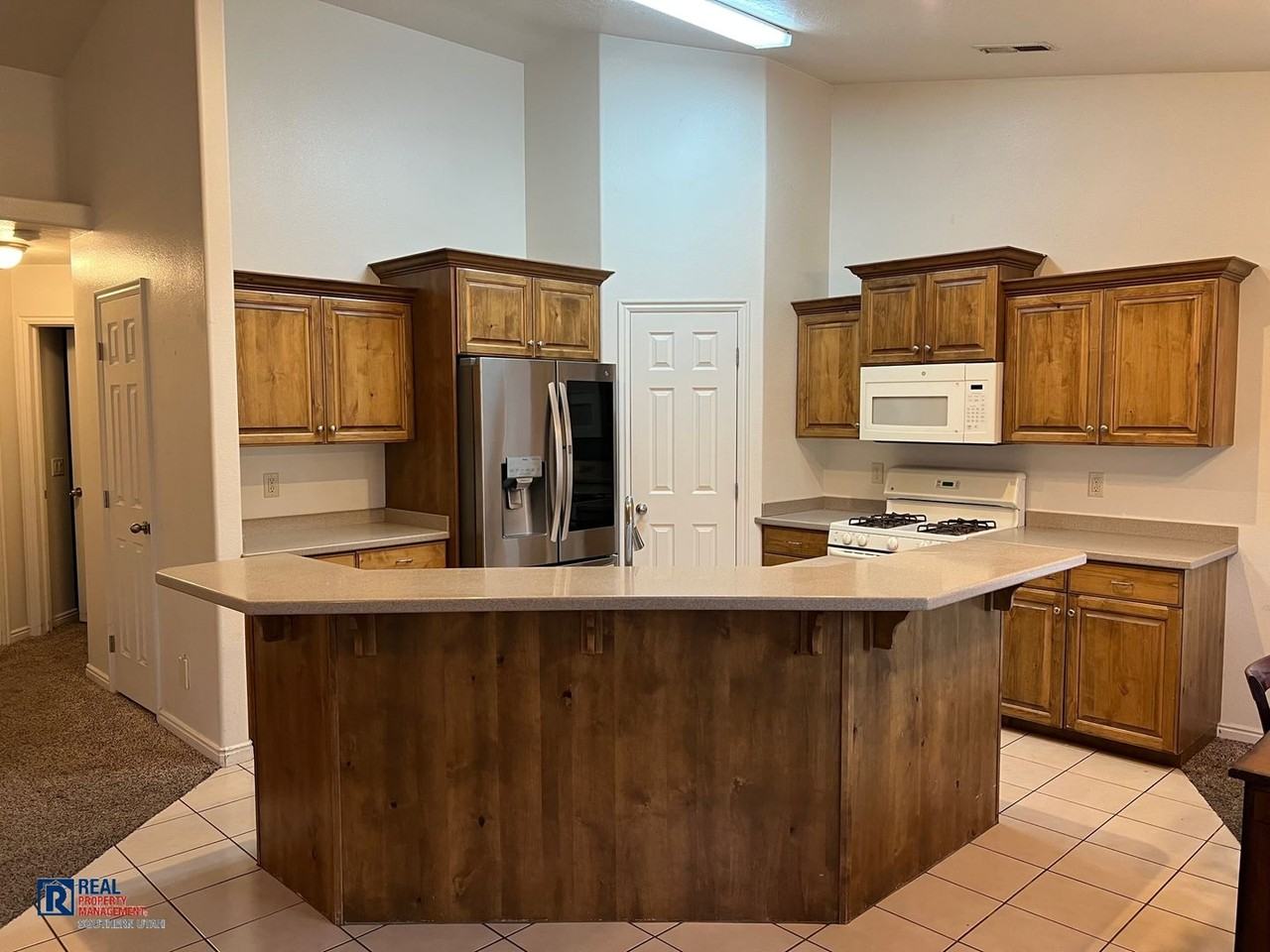 1982 N 1910 W - Photo 5 of 11