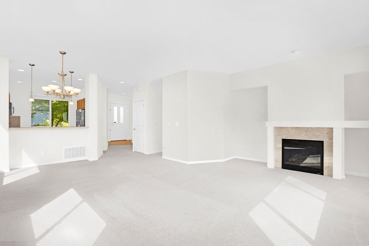 10902 Slater Ave Ne - Photo 4 of 16